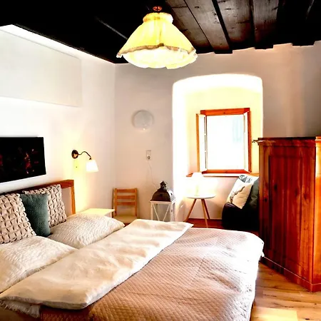 בית נופש Haus Am Hof - 15th Century House At The Lake, Near The Marketplace, With A Balcony *