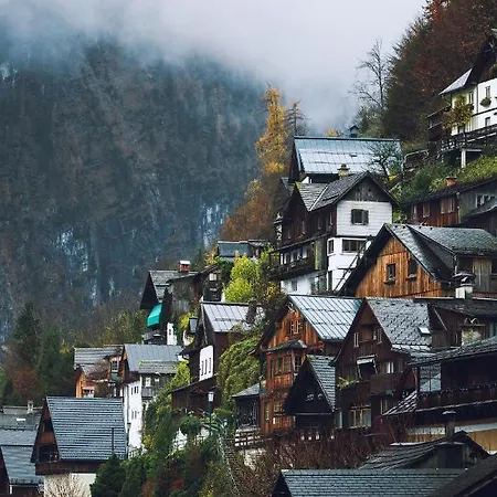 Haus Am Hof - 15th Century House At The Lake, Near The Marketplace, With A Balcony Holiday home Hallstatt