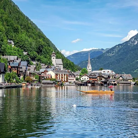 Haus Am Hof - 15th Century House At The Lake, Near The Marketplace, With A Balcony * Hallstatt
