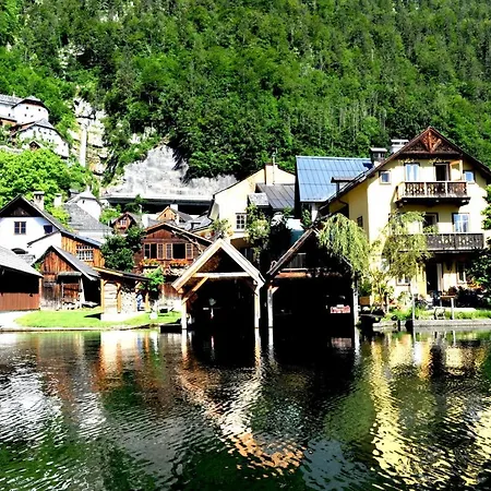 Haus Am Hof - 15th Century House At The Lake, Near The Marketplace, With A Balcony Holiday home *