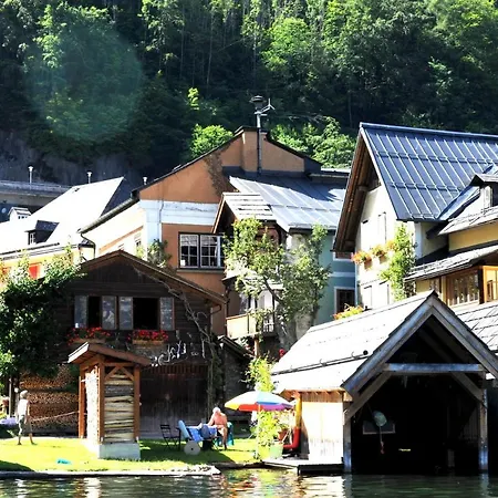 Haus Am Hof - 15th Century House At The Lake, Near The Marketplace, With A Balcony Holiday home
