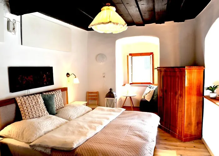 Tatil Evi Haus Am Hof - 15th Century House At The Lake, Near The Marketplace, With A Balcony *