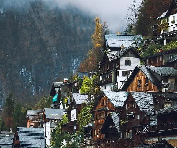 Haus Am Hof - 15th Century House At The Lake, Near The Marketplace, With A Balcony Tatil Evi Hallstatt