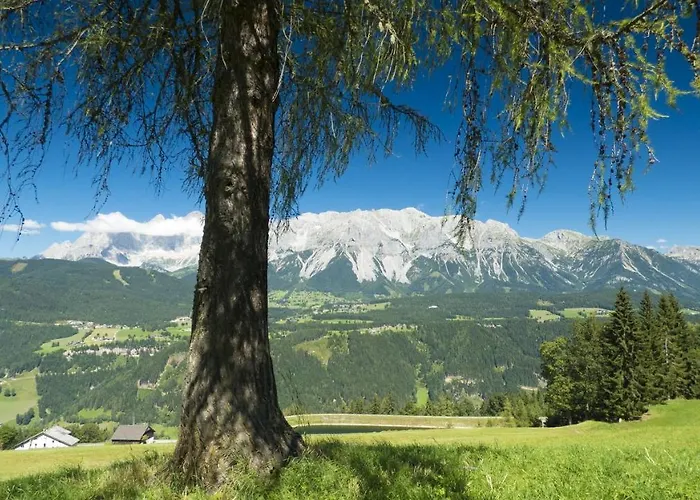 Holiday home Haus Am Hof - 15th Century House At The Lake, Near The Marketplace, With A Balcony Hallstatt