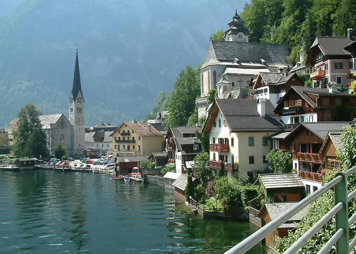 Haus Am Hof - 15th Century House At The Lake, Near The Marketplace, With A Balcony Tatil Evi Hallstatt