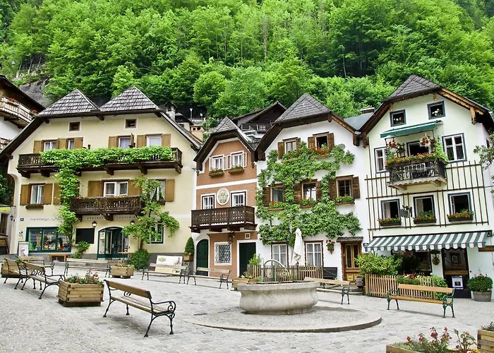 Haus Am Hof - 15th Century House At The Lake, Near The Marketplace, With A Balcony Hallstatt