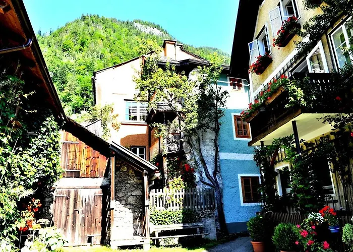 Tatil Evi Haus Am Hof - 15th Century House At The Lake, Near The Marketplace, With A Balcony *