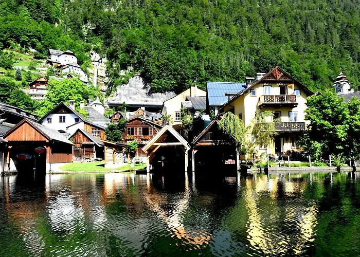 Haus Am Hof - 15th Century House At The Lake, Near The Marketplace, With A Balcony Tatil Evi *