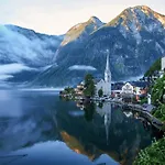 Haus Am Hof - 15th Century House At The Lake, Near The Marketplace, With A Balcony * Hallstatt