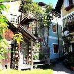 Nyaraló Haus Am Hof - 15th Century House At The Lake, Near The Marketplace, With A Balcony Hallstatt