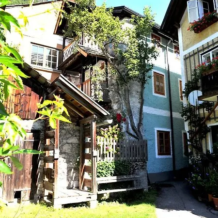 Feriehus Haus Am Hof - 15th Century House At The Lake, Near The Marketplace, With A Balcony Hallstatt